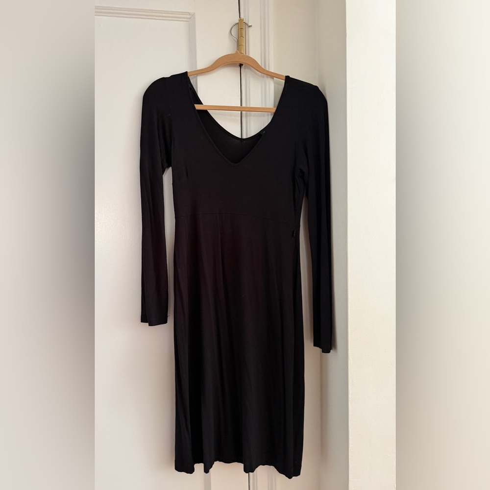 Agnes B Classic Women's Long Sleeve V-Neck Black Dress